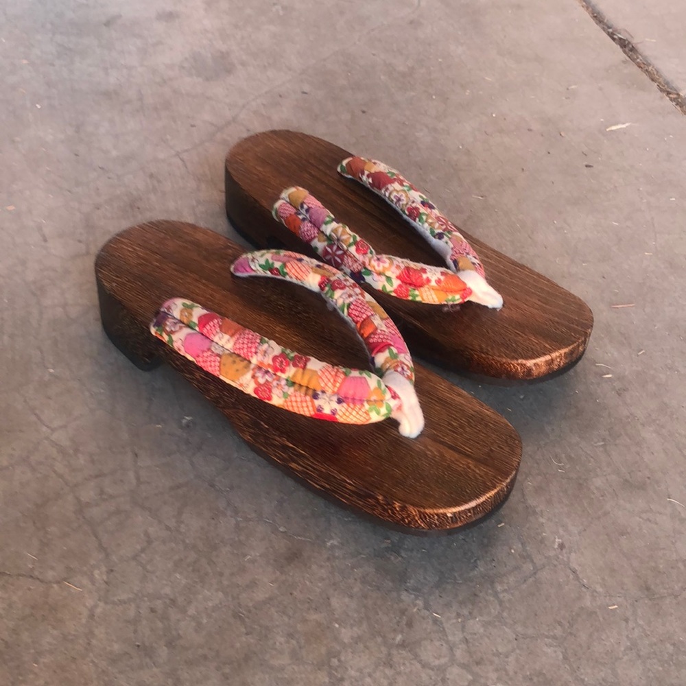 Wooden inspired Japanese sandals